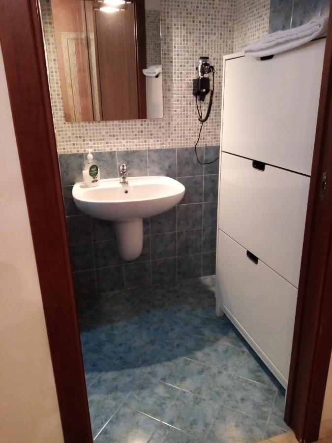Camera con bagno Messina Esterno foto